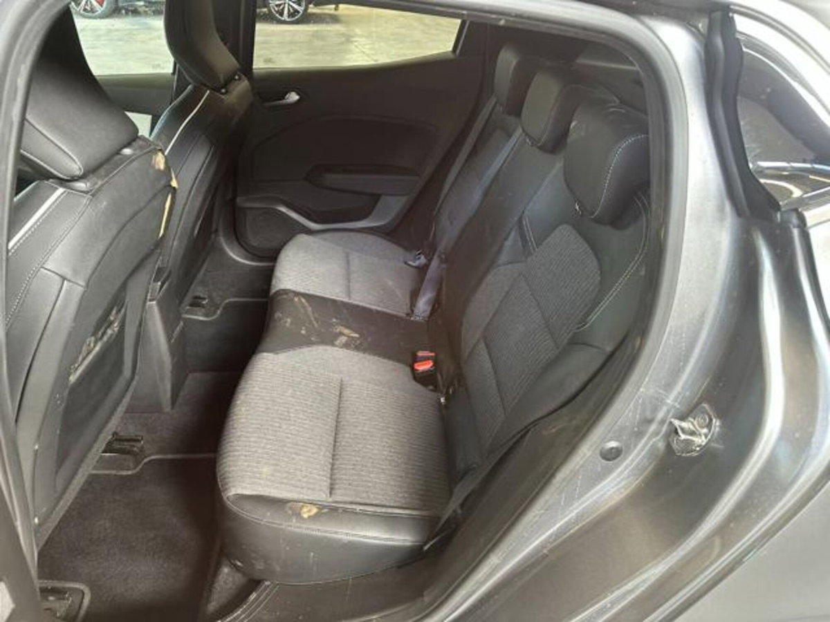 Renault Clio 1.0 tce Techno Gpl 100cv (11)