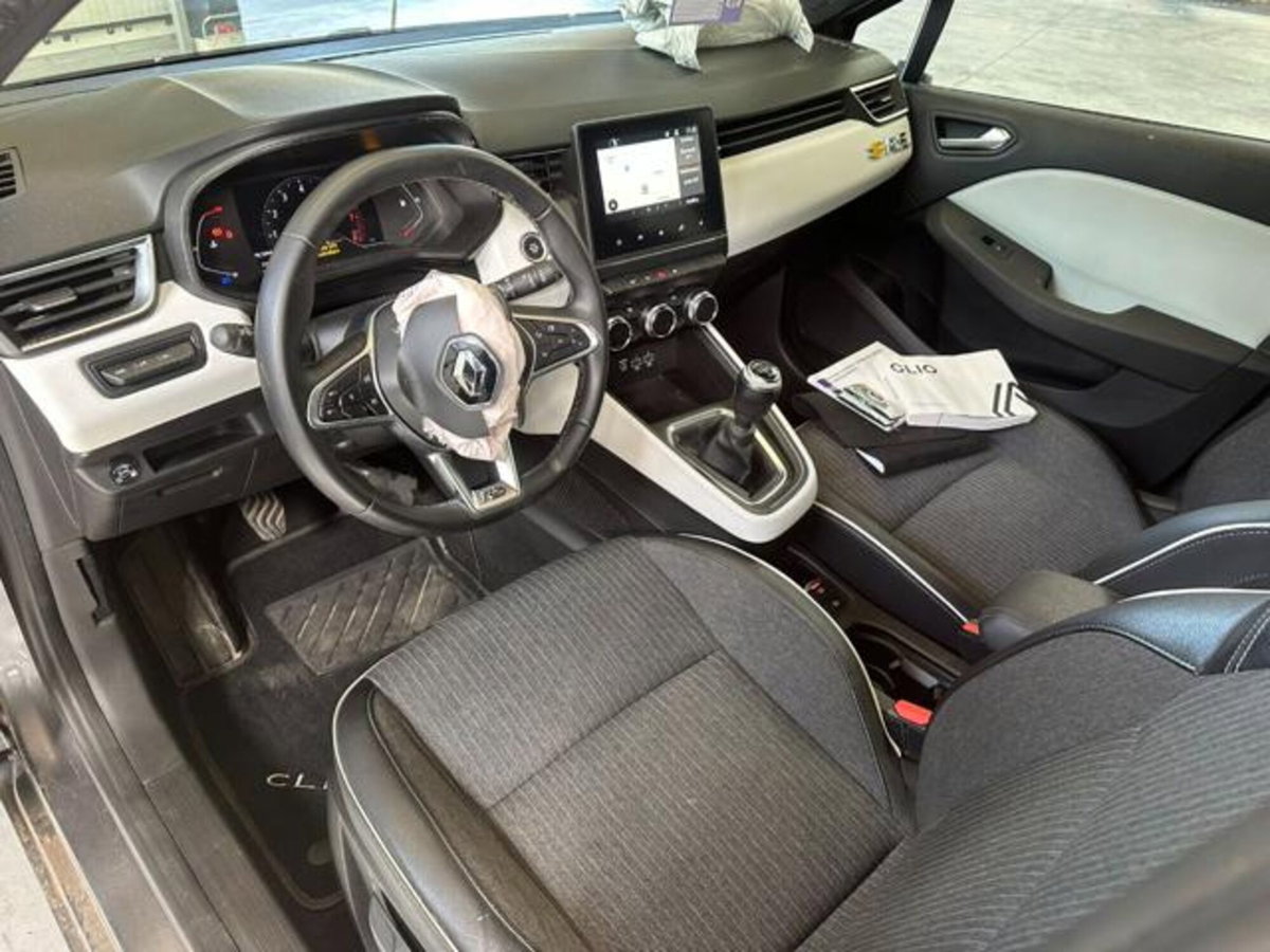 Renault Clio 1.0 tce Techno Gpl 100cv (12)