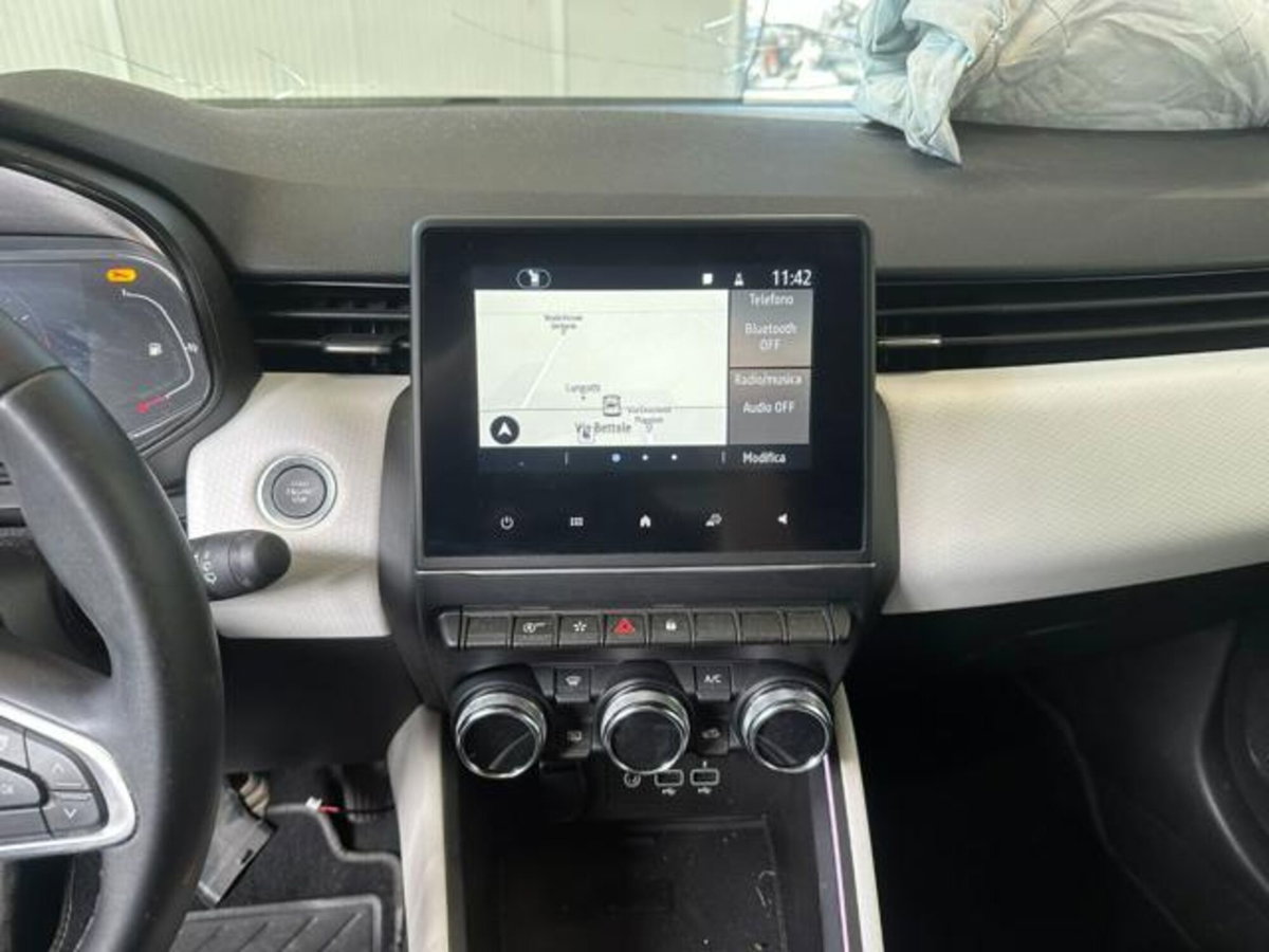 Renault Clio 1.0 tce Techno Gpl 100cv (15)