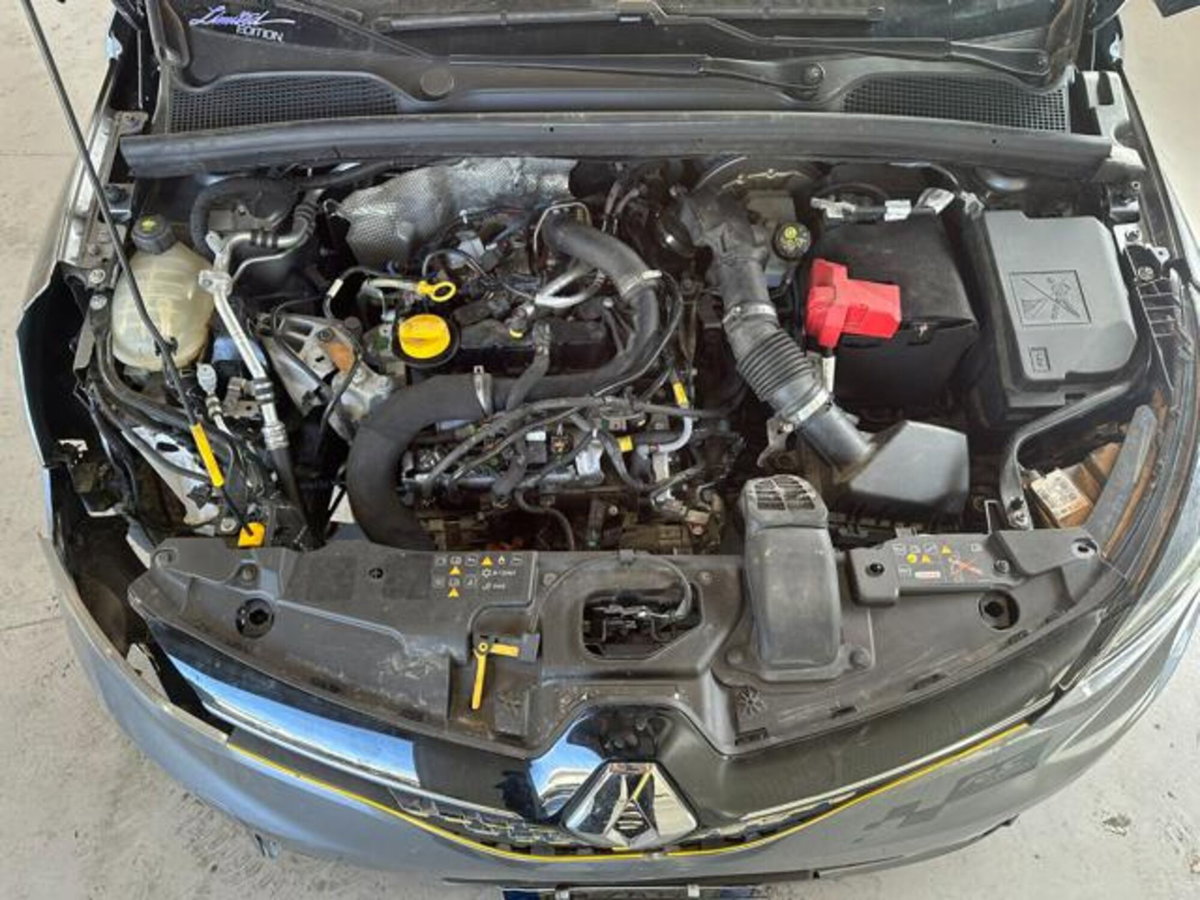 Renault Clio 1.0 tce Techno Gpl 100cv (9)