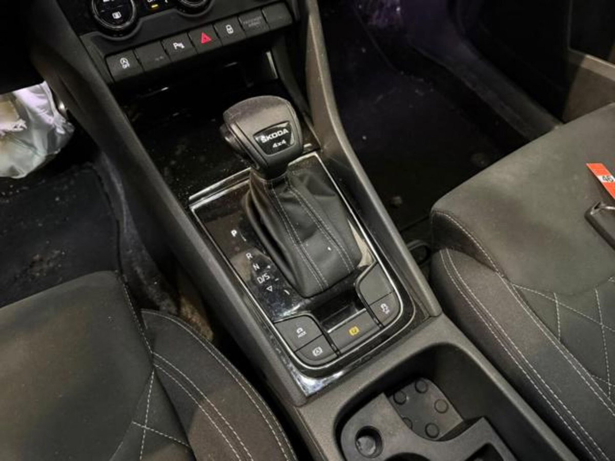 Skoda Karoq 2.0 TDI SCR 4x4 DSG SportLine (17)