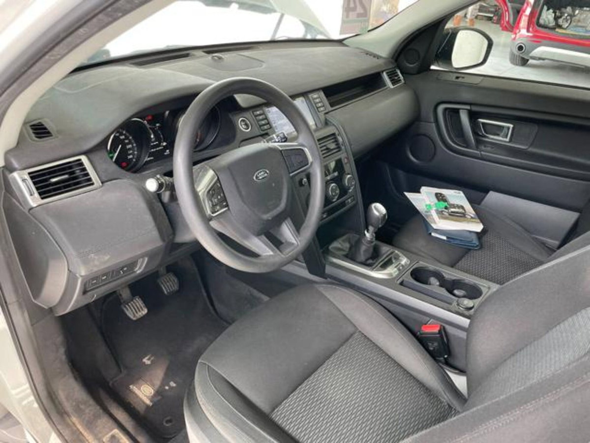 Land Rover Discovery Sport 2.0 eD4 150 CV 2WD Pure (12)