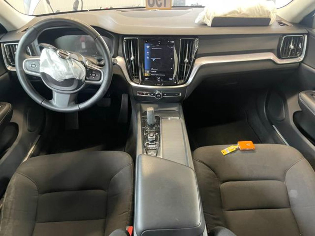 Volvo V60 B4 (d) Geartronic Momentum Business Pro (13)
