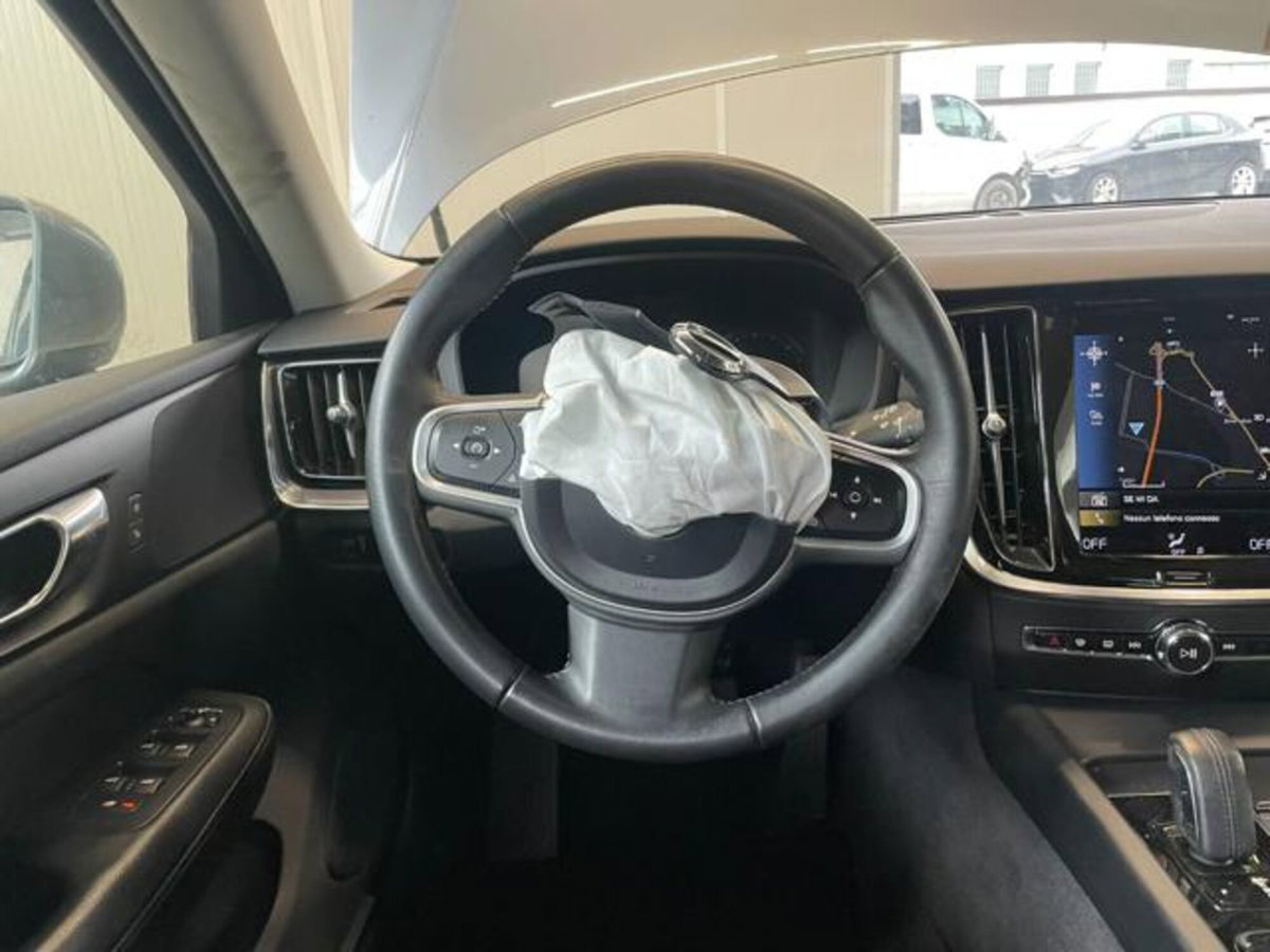 Volvo V60 B4 (d) Geartronic Momentum Business Pro (14)