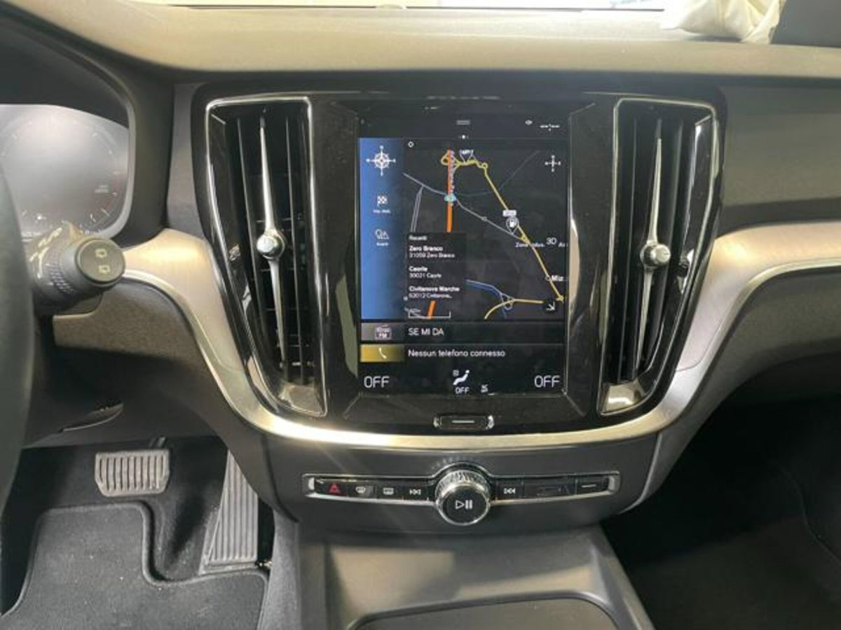 Volvo V60 B4 (d) Geartronic Momentum Business Pro (15)
