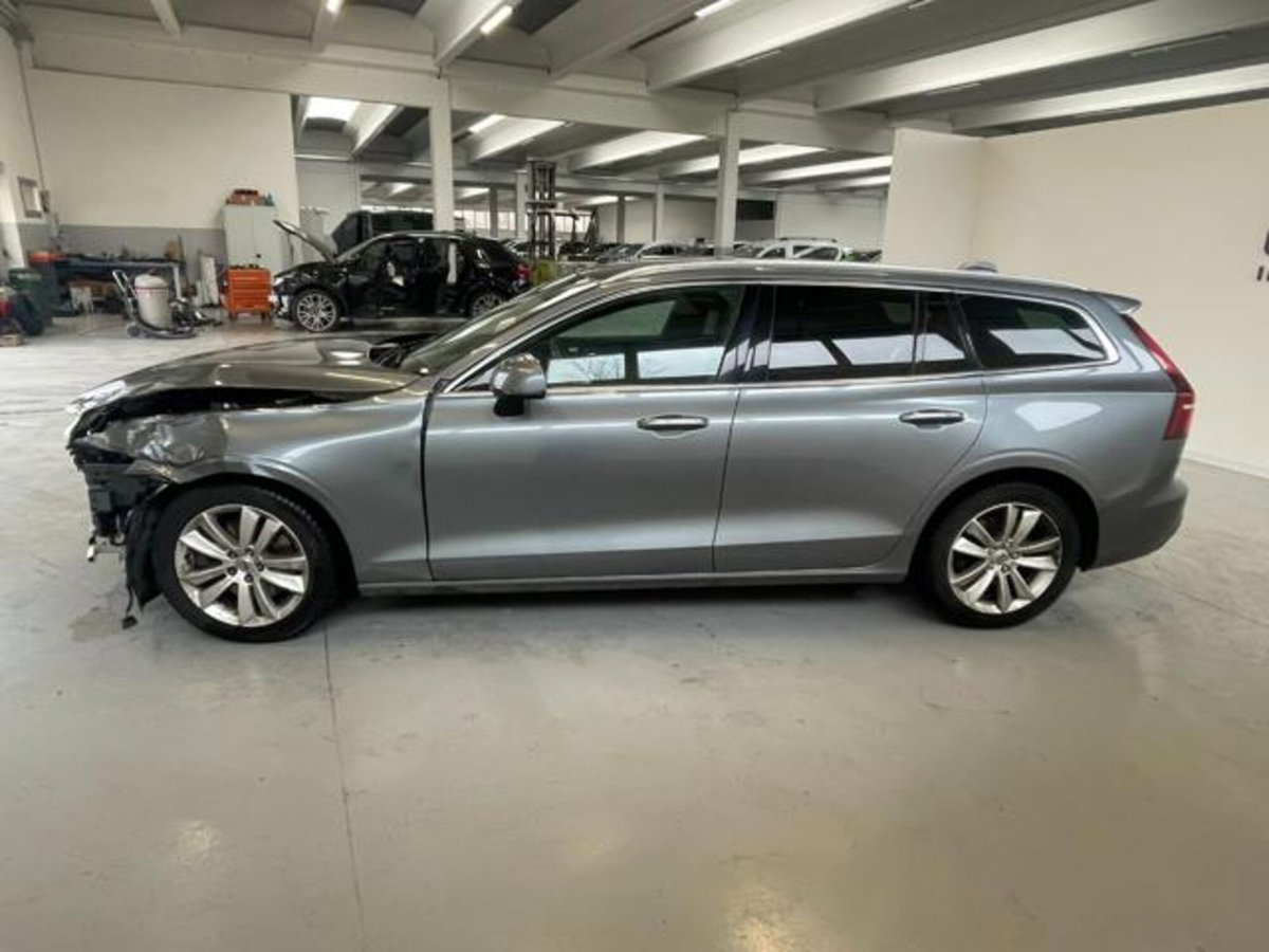 Volvo V60 B4 (d) Geartronic Momentum Business Pro (4)