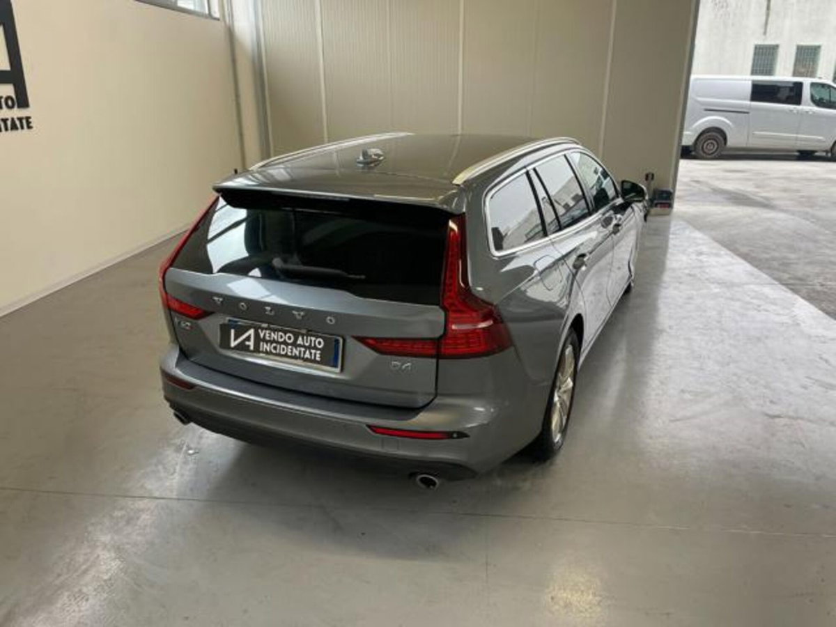 Volvo V60 B4 (d) Geartronic Momentum Business Pro (7)