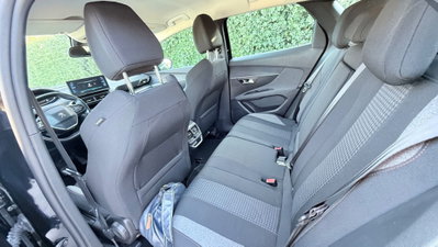 Peugeot 3008 BlueHDi 130 S&S EAT8 Active Business (14)