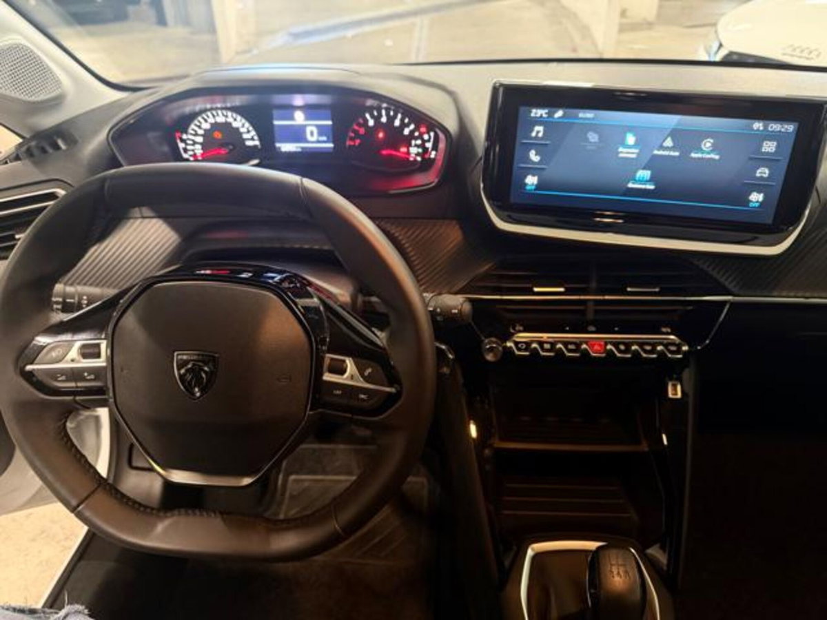 Peugeot 208 1.2 puretech Active s&s 75cv (11)