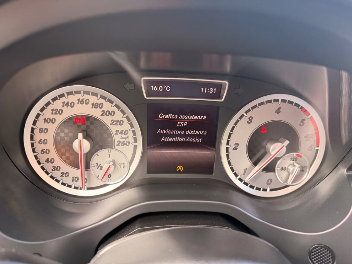 Mercedes-Benz Classe A 180 d Sport (14)