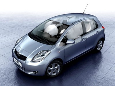 Toyota Yaris 1.0 5 porte Sol usata