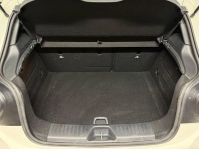 Mercedes-Benz Classe A 200 d Premium (17)