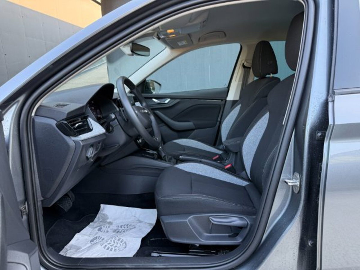 Skoda Kamiq 1.0 tsi Black Dots 115cv dsg (4)