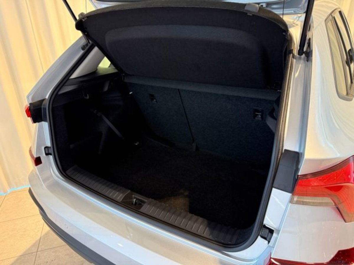 Skoda Kamiq 1.0 tsi Black Dots 115cv dsg (6)
