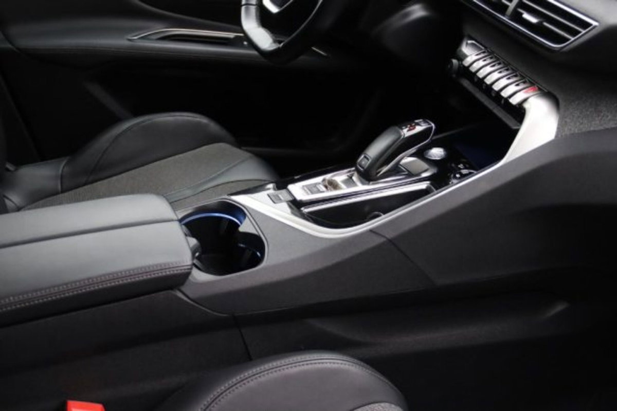 Peugeot 3008 BlueHDi 130 S&S EAT8 Active (7)