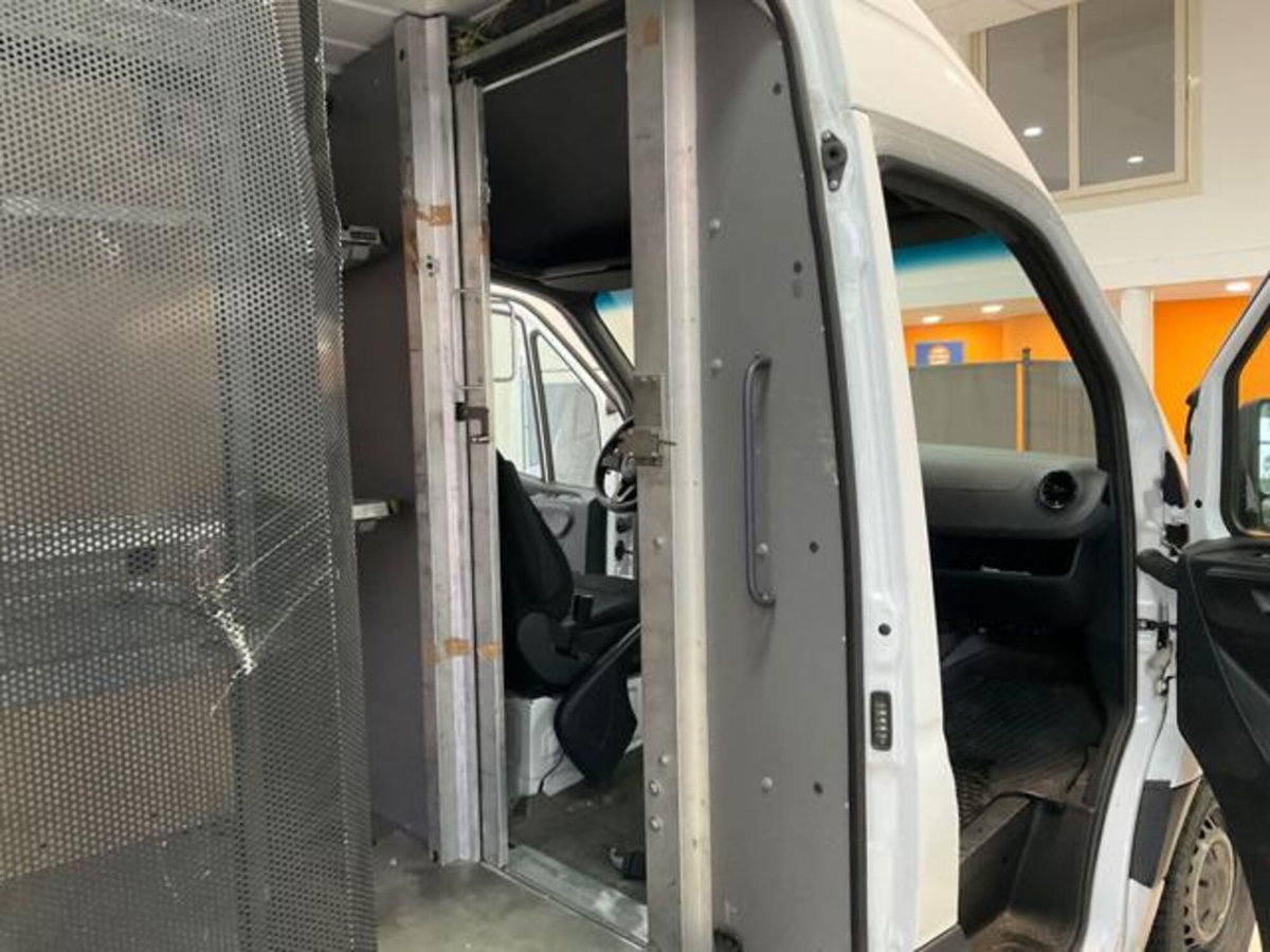 Mercedes-Benz Sprinter F39/33 311 CDI FWD TA Furgone (14)