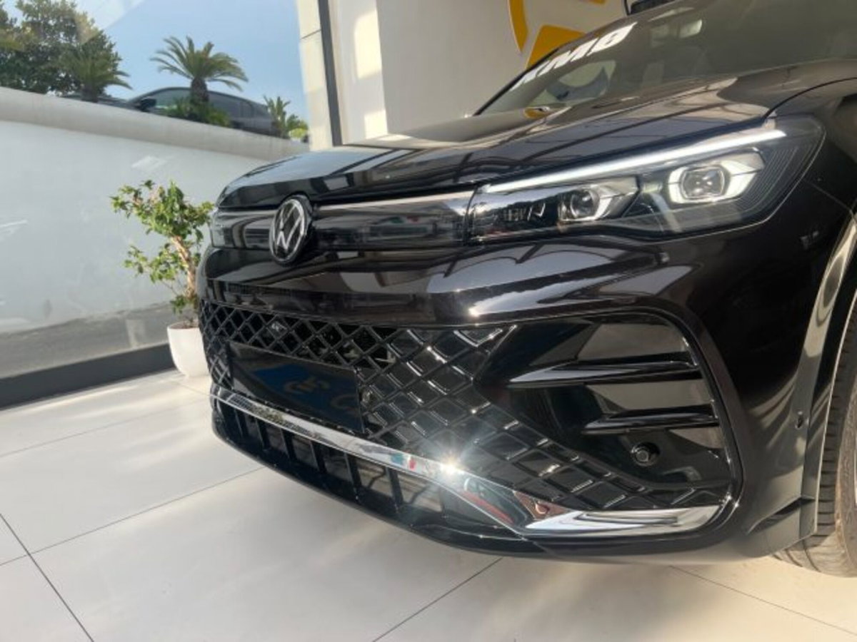 Volkswagen Tiguan Allspace 2.0 tdi R-Line 150cv dsg (10)
