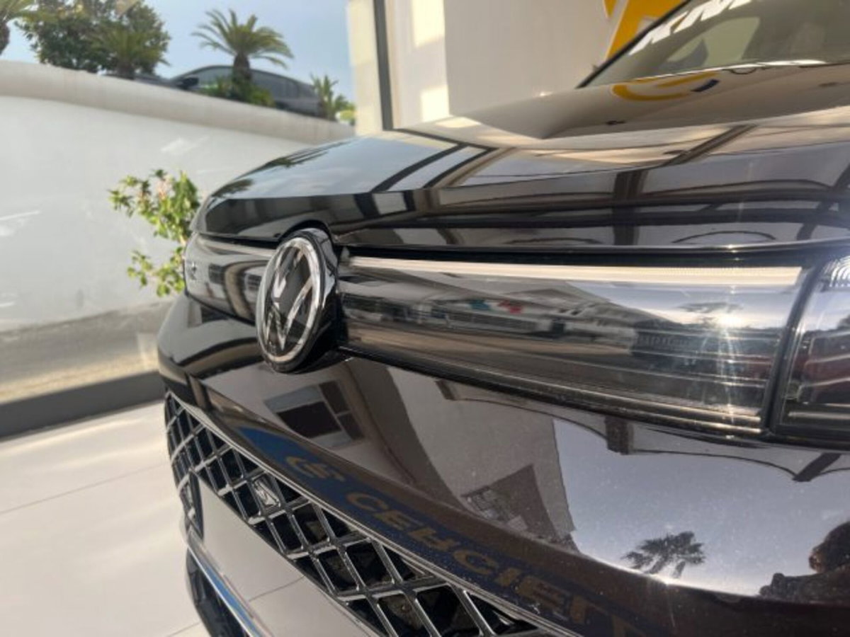 Volkswagen Tiguan Allspace 2.0 tdi R-Line 150cv dsg (13)