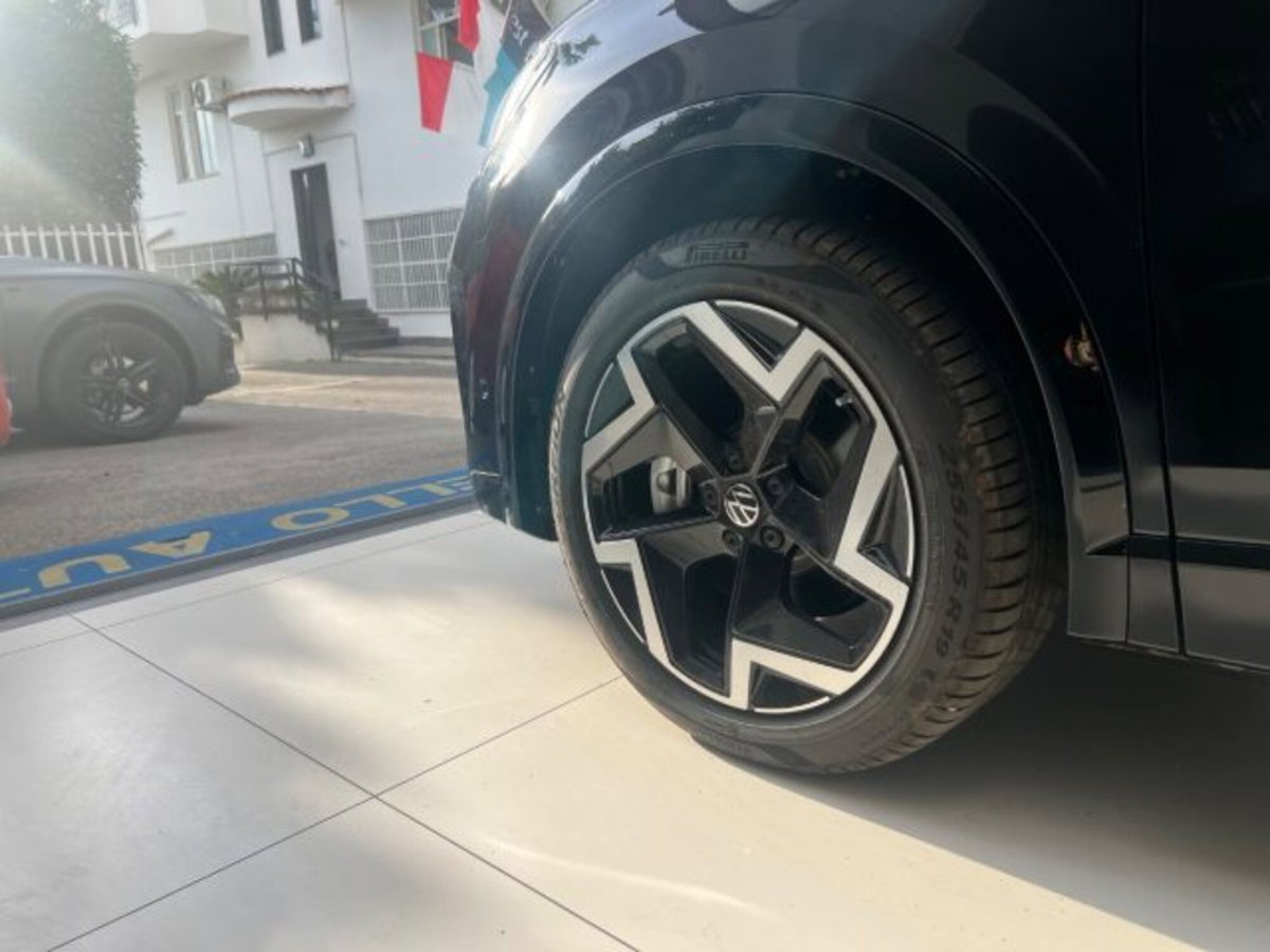 Volkswagen Tiguan Allspace 2.0 tdi R-Line 150cv dsg (19)