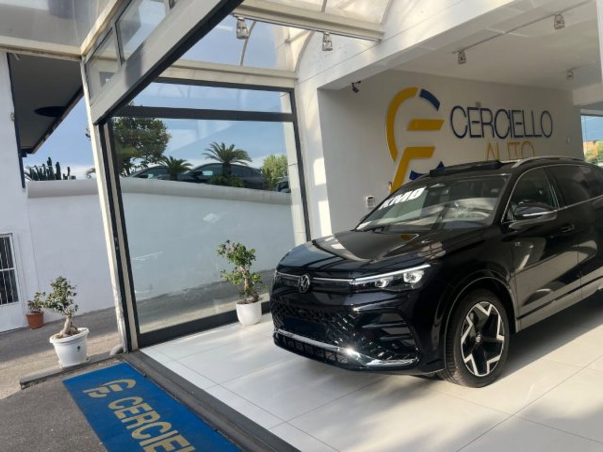 Volkswagen Tiguan Allspace 2.0 tdi R-Line 150cv dsg (6)