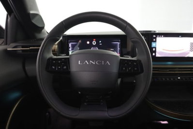 Lancia Ypsilon 1.2 mhev Edizione Limitata Cassina e-dct (5)
