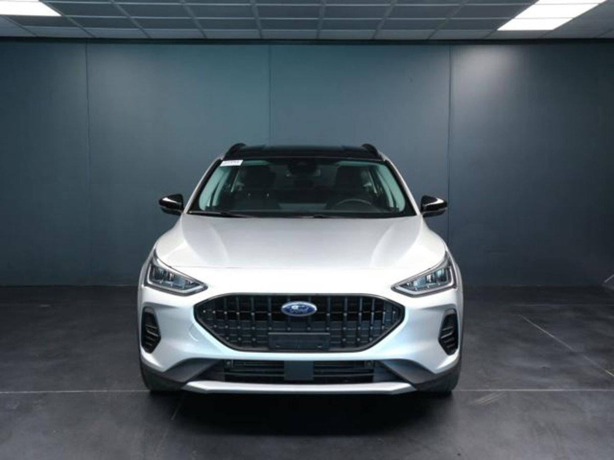 Ford Focus Station Wagon 1.0 EcoBoost Hybrid 125 CV Powershift SW Active Design (2)