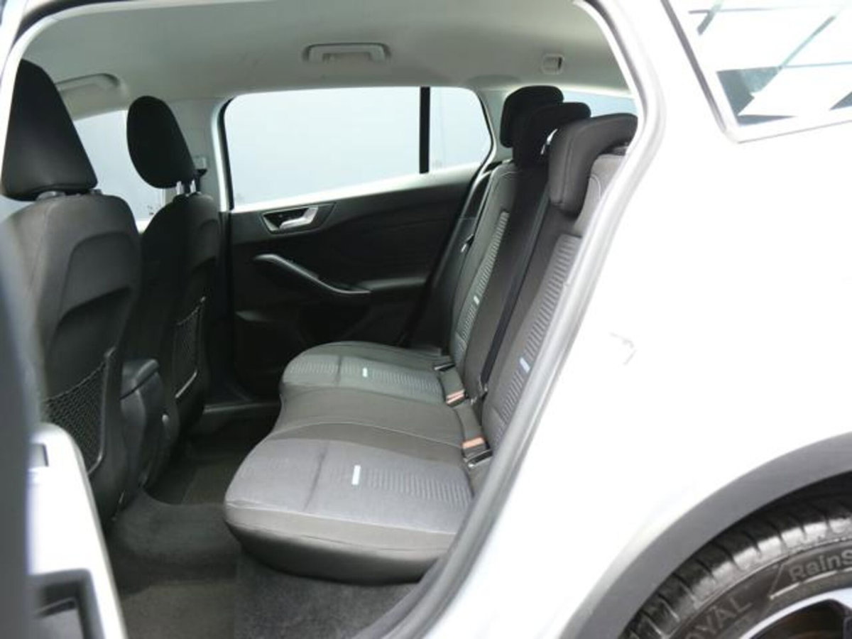 Ford Focus Station Wagon 1.0 EcoBoost Hybrid 125 CV Powershift SW Active Design (8)