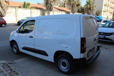 Opel Combo Furgone Cargo 1.5 Diesel 100CV S&S PL-DC 850kg Essentia (7)