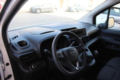 Opel Combo Furgone Cargo 1.5 Diesel 100CV S&S PL-DC 850kg Essentia (8)