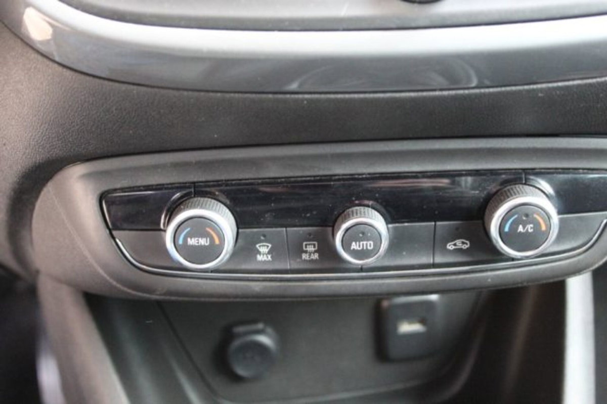 Opel Crossland 1.2 12V Start&Stop Elegance (12)