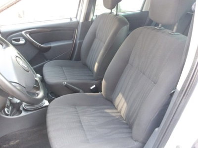 Dacia Duster 1.5 dCi 110CV 4x4 Lauréate (15)