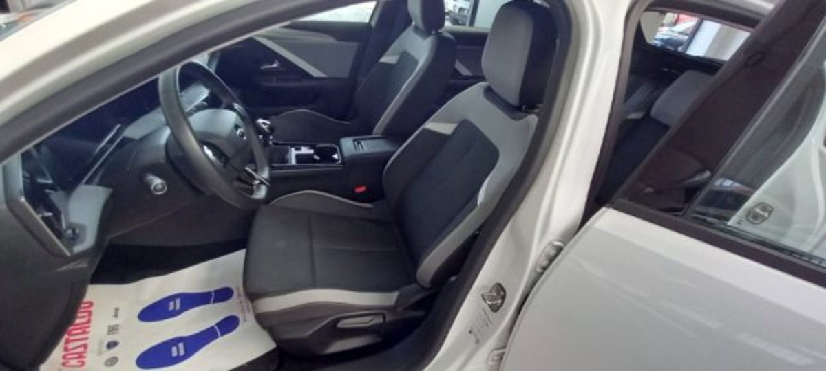 Opel Astra 1.5 Turbo Diesel 130 CV Edition (6)