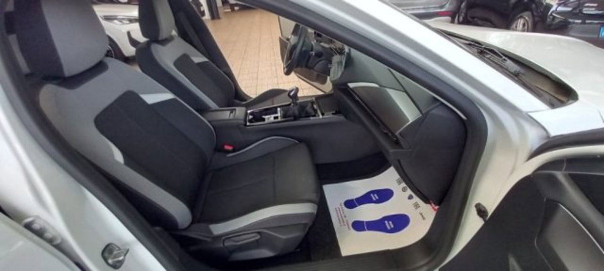 Opel Astra 1.5 Turbo Diesel 130 CV Edition (7)