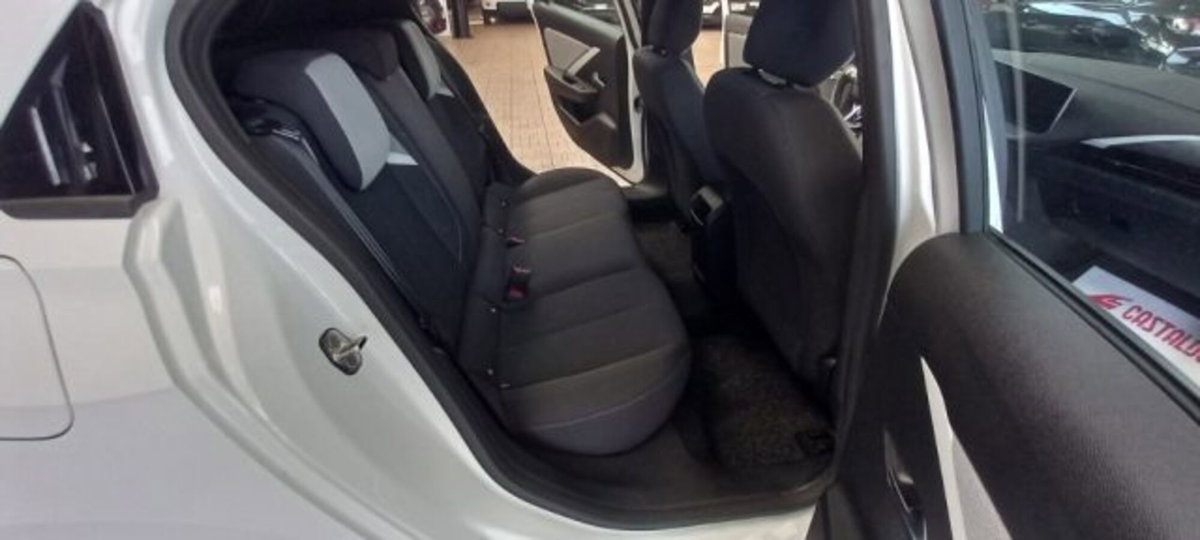 Opel Astra 1.5 Turbo Diesel 130 CV Edition (9)
