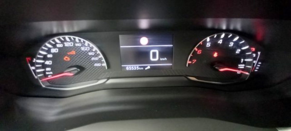 Peugeot 208 1.2 puretech Active s&s 75cv (13)