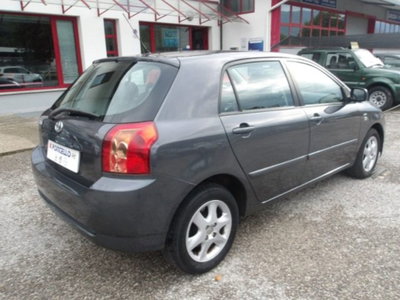 Toyota Corolla Verso 2.0 tdi D-4D (2)