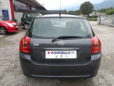 Toyota Corolla Verso 2.0 tdi D-4D (7)