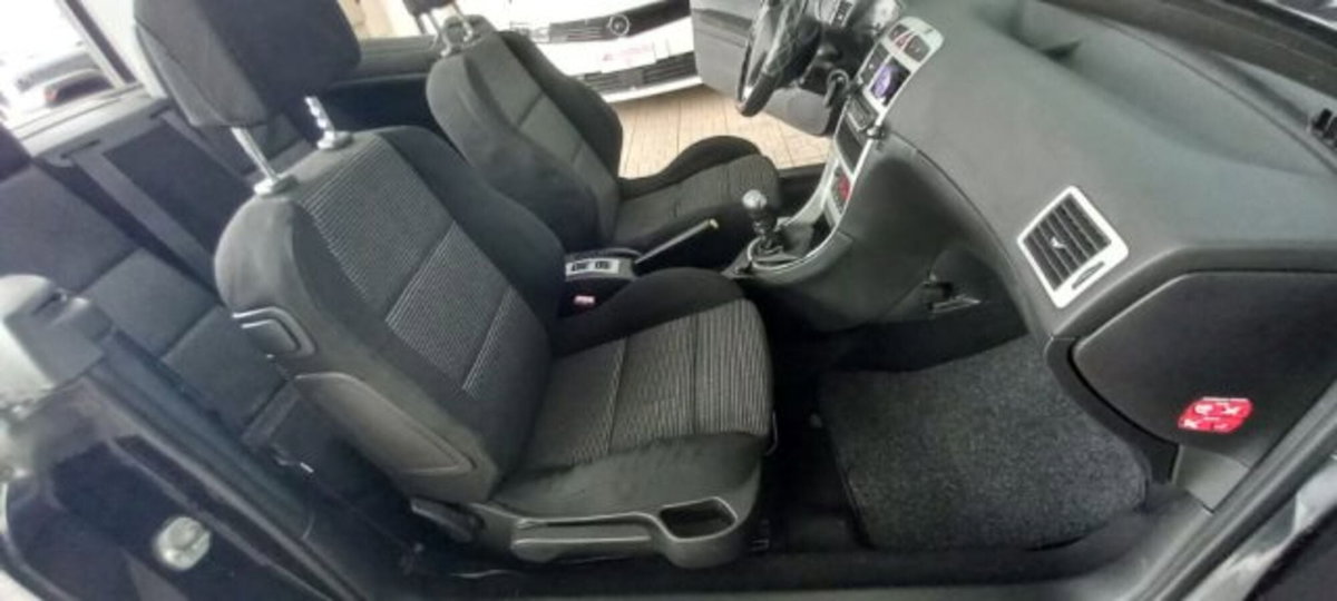 Peugeot 307 Cabrio HDi FAP CC Tecno (10)