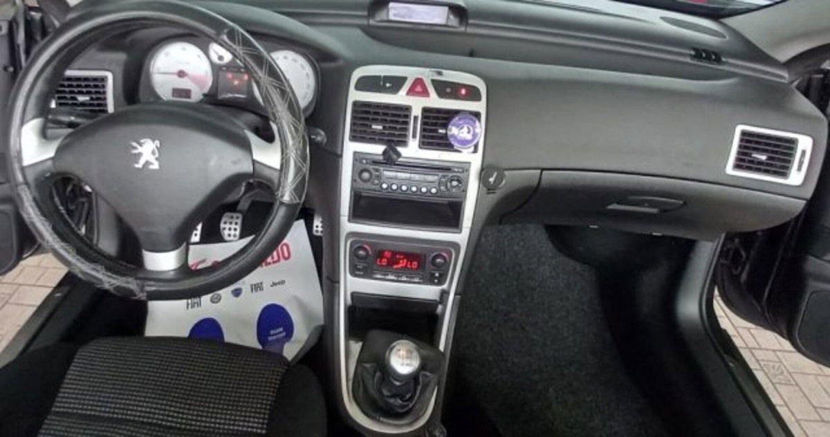 Peugeot 307 Cabrio HDi FAP CC Tecno (8)
