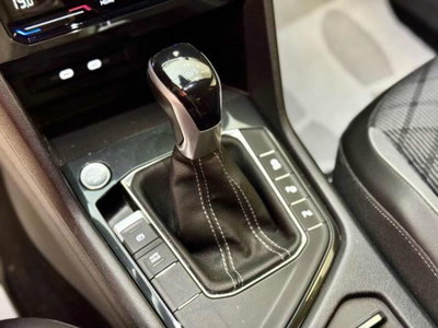 Volkswagen Tiguan 2.0 TDI 150 CV SCR DSG 4MOTION R-Line (18)