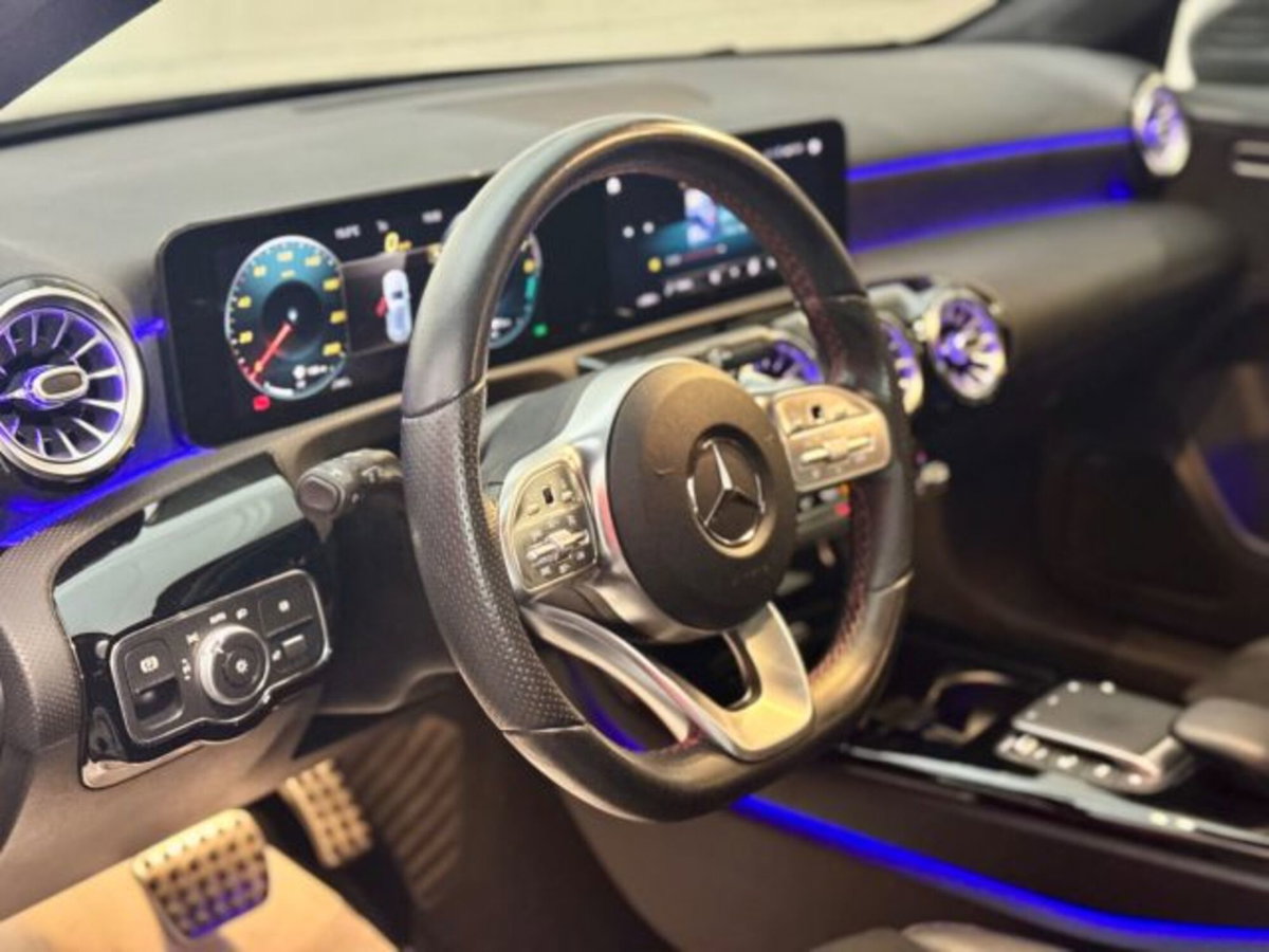Mercedes-Benz Classe A Sedan 250 e Automatic EQ-Power 4p. Premium (12)