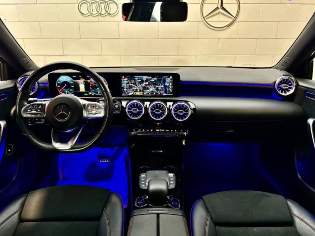 Mercedes-Benz Classe A Sedan 250 e Automatic EQ-Power 4p. Premium (14)