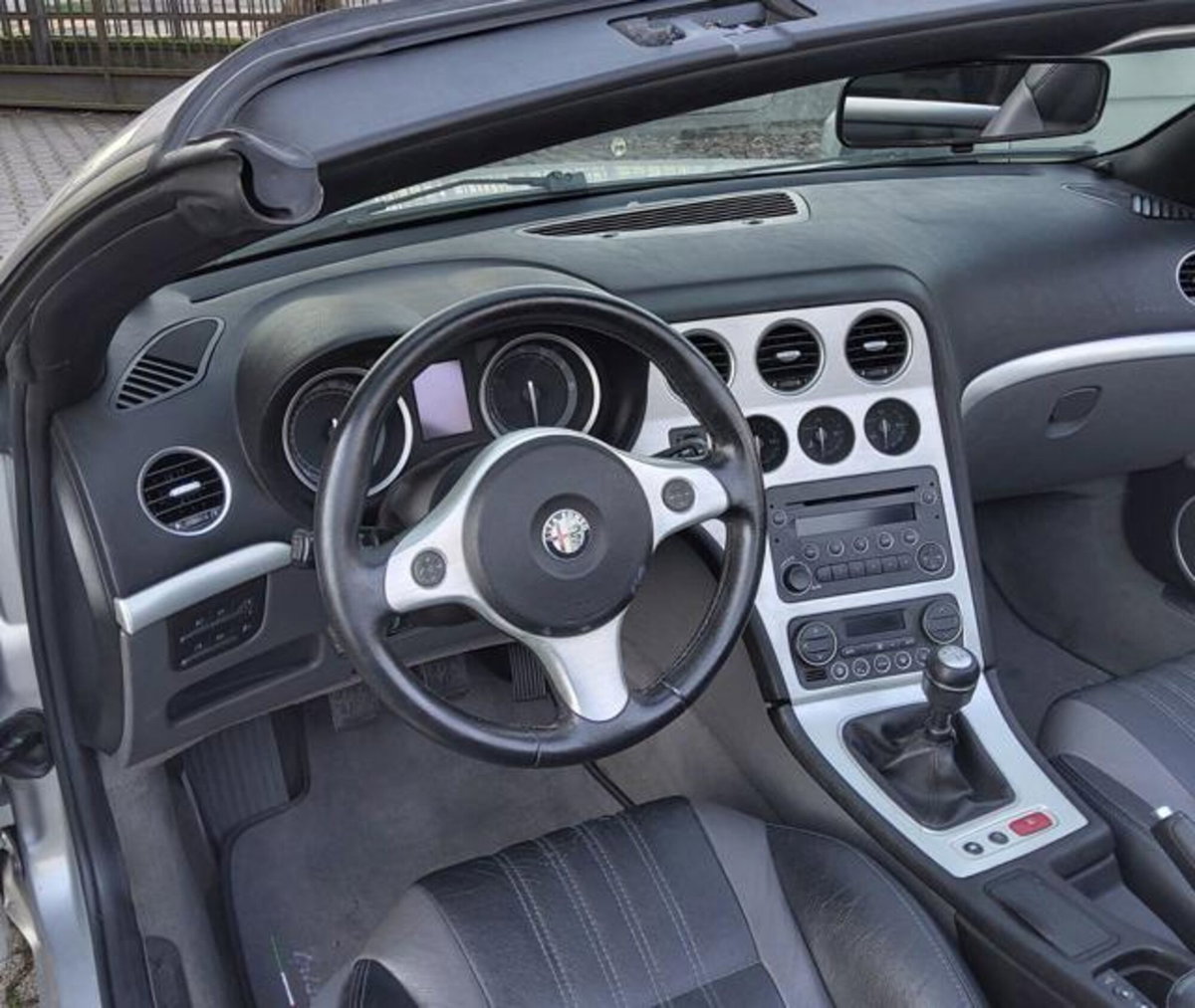 Alfa Romeo Spider 2.2 JTS (6)