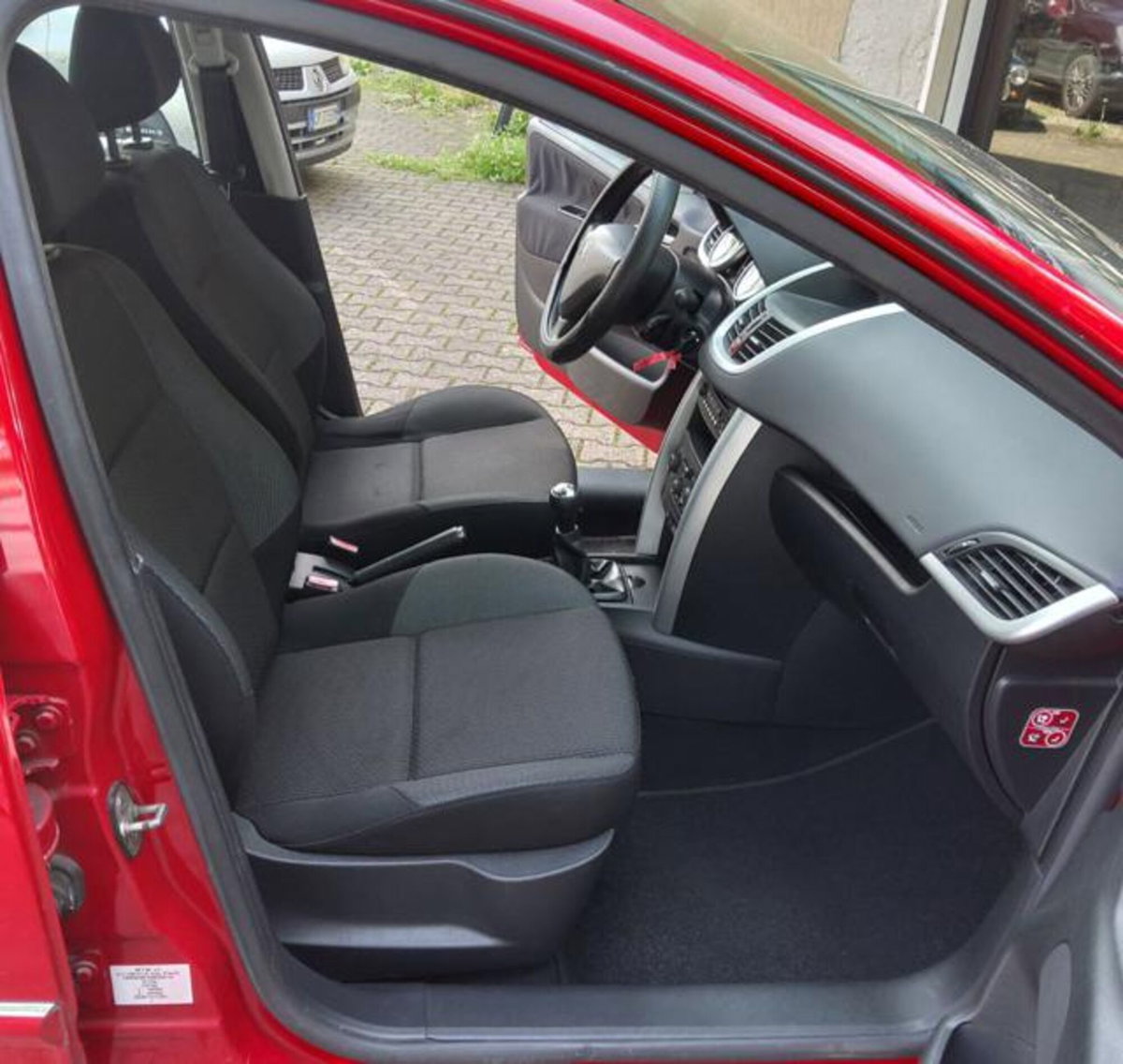 Peugeot 207 8V 75CV 5p. Access ECO GPL (8)