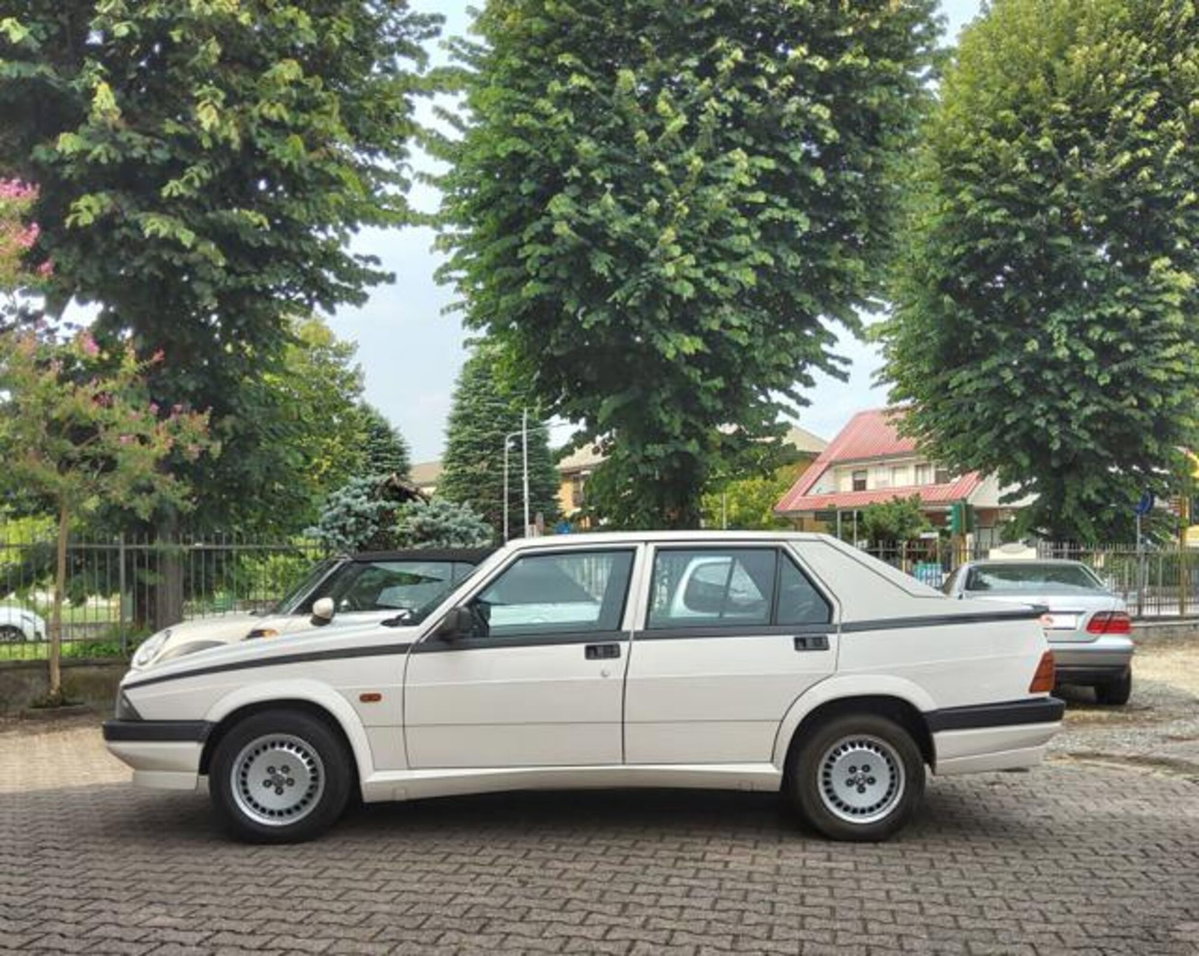 Alfa Romeo 75 2.0i Twin Spark (3)
