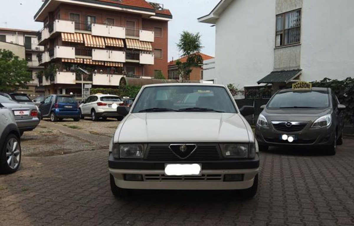 Alfa Romeo 75 2.0i Twin Spark (4)
