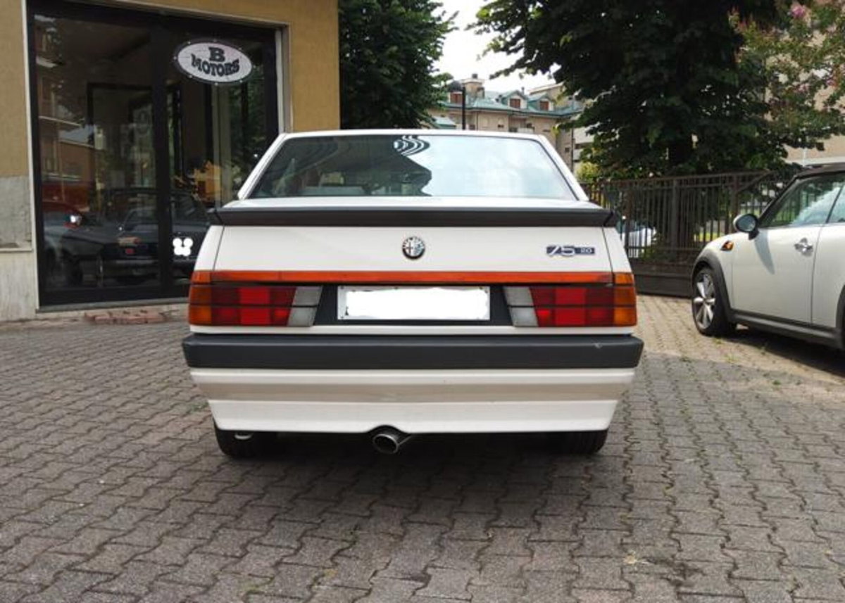 Alfa Romeo 75 2.0i Twin Spark (5)