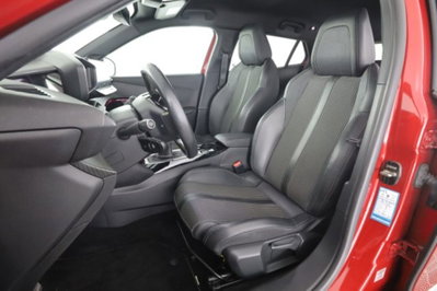 Peugeot 2008 PureTech 130 S&S EAT8 GT Line (2)