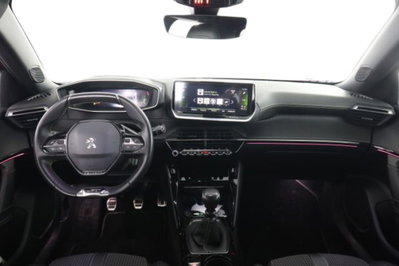 Peugeot 2008 PureTech 130 S&S EAT8 GT Line (4)