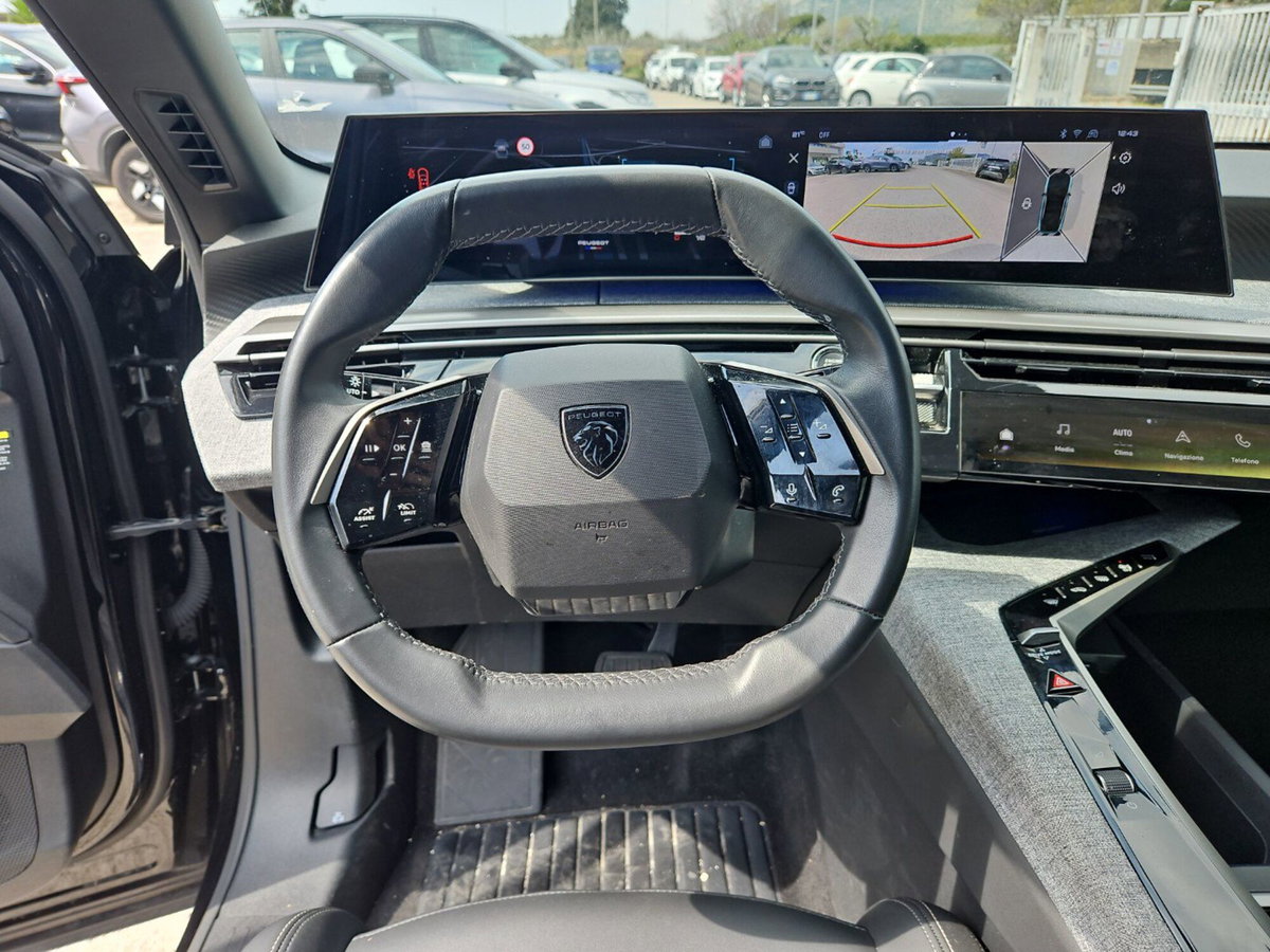 Peugeot 3008 73 kWh Allure 210cv (10)